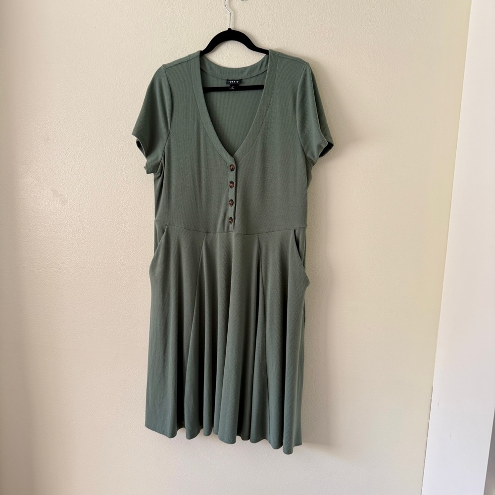 Torrid Green Pleated A-Line Midi Dress